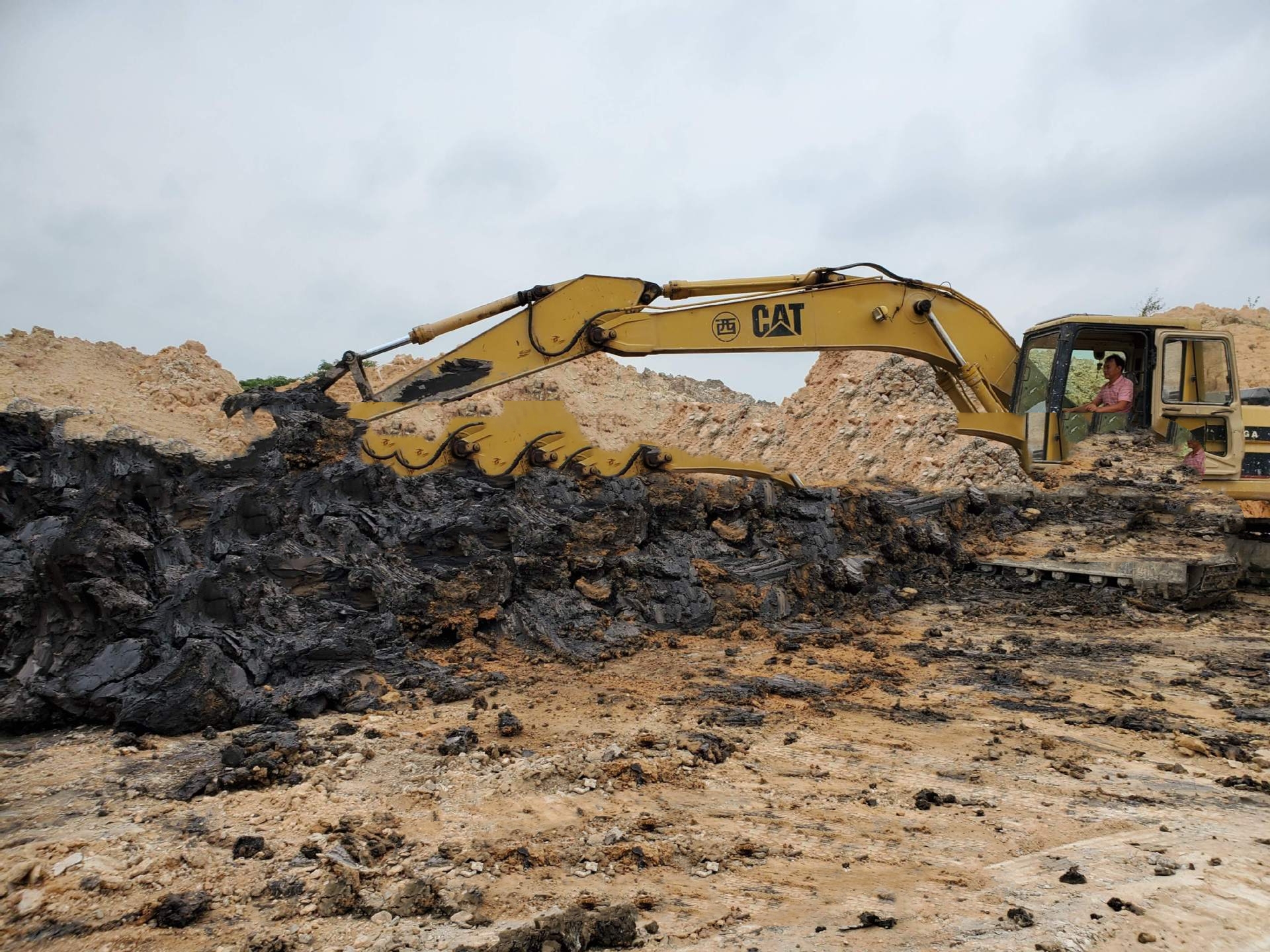 Water System Mixed Black Clay