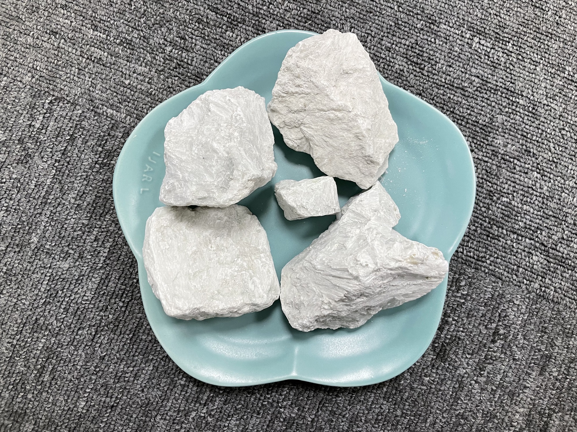 WOLLASTONITE CHIPS