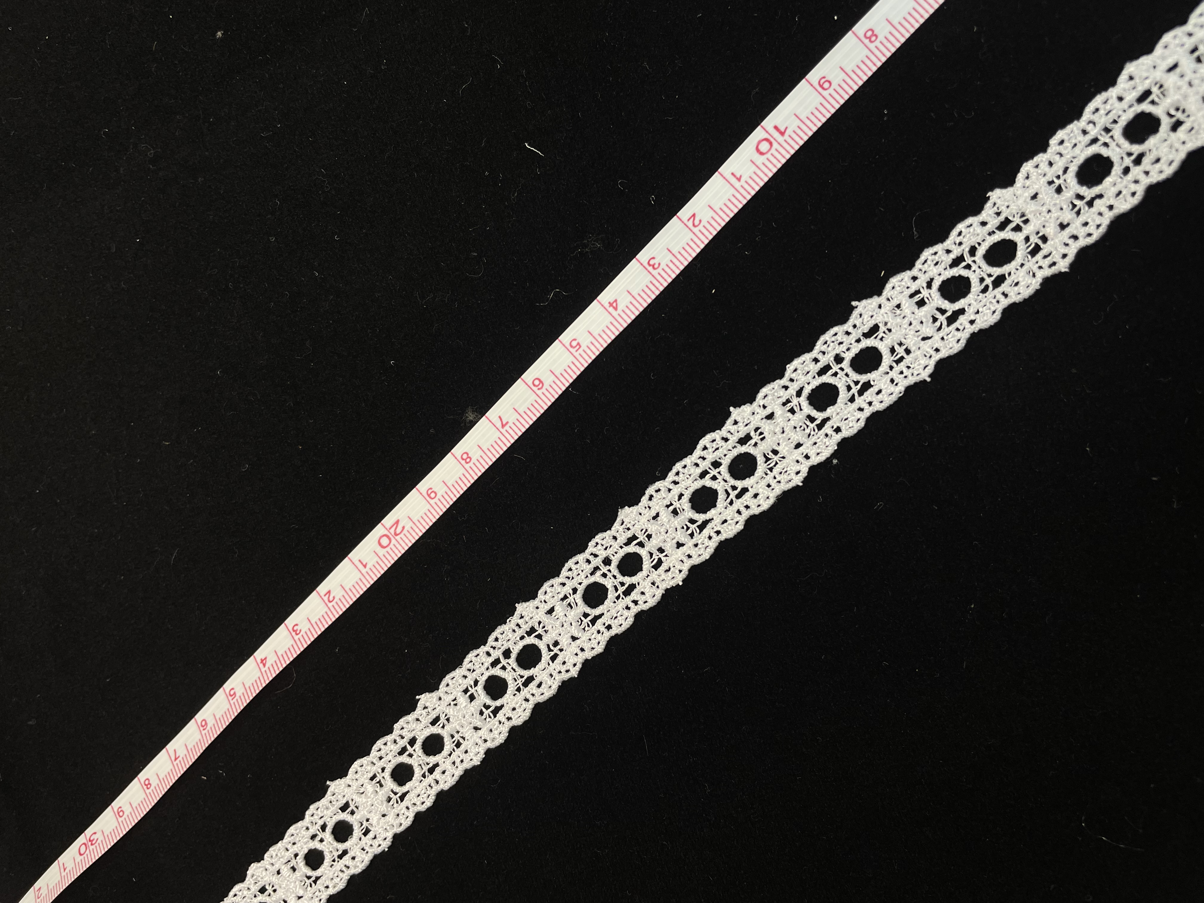 China Manufacturer Embroidered Lace