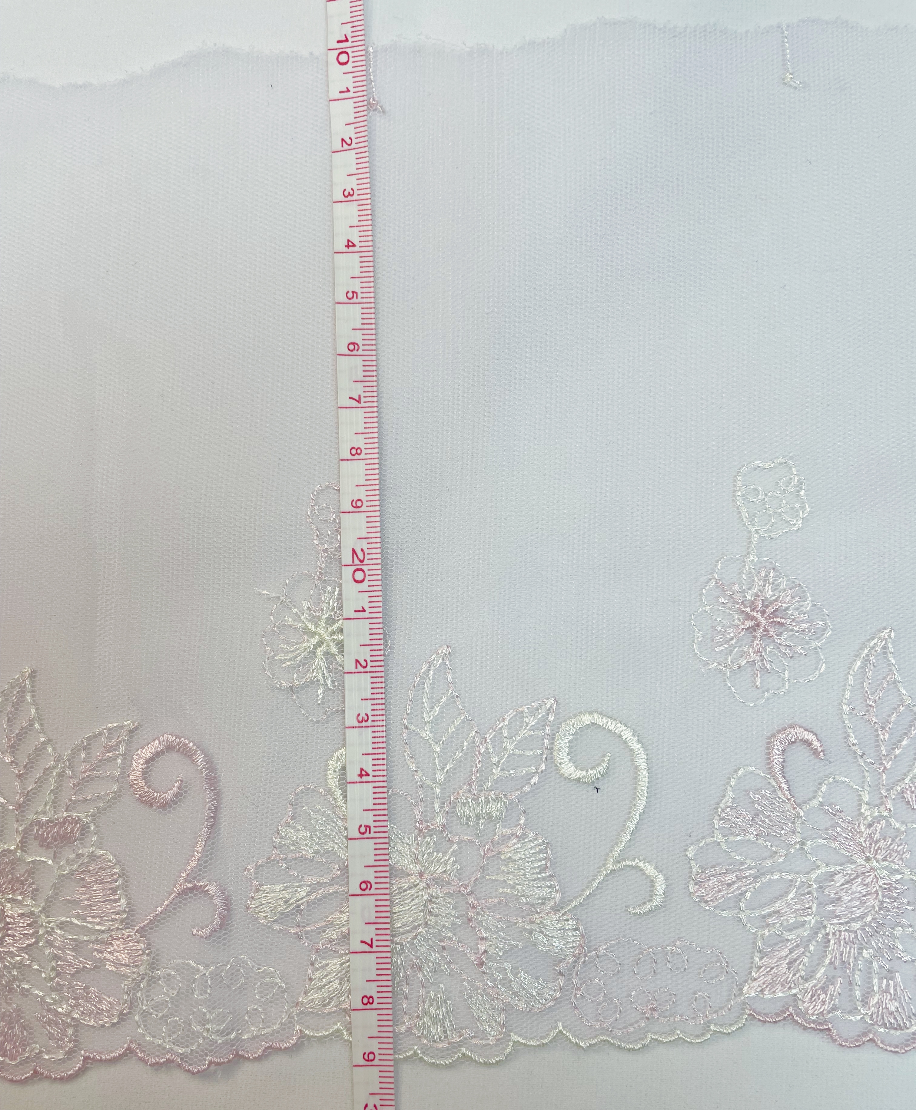 China Manufacturer Can Customize Embroidered Laces And Trims 