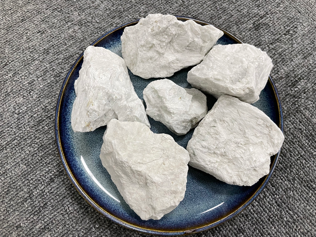 High Quality Low Loi Wollastonite Ore For Ceramic 