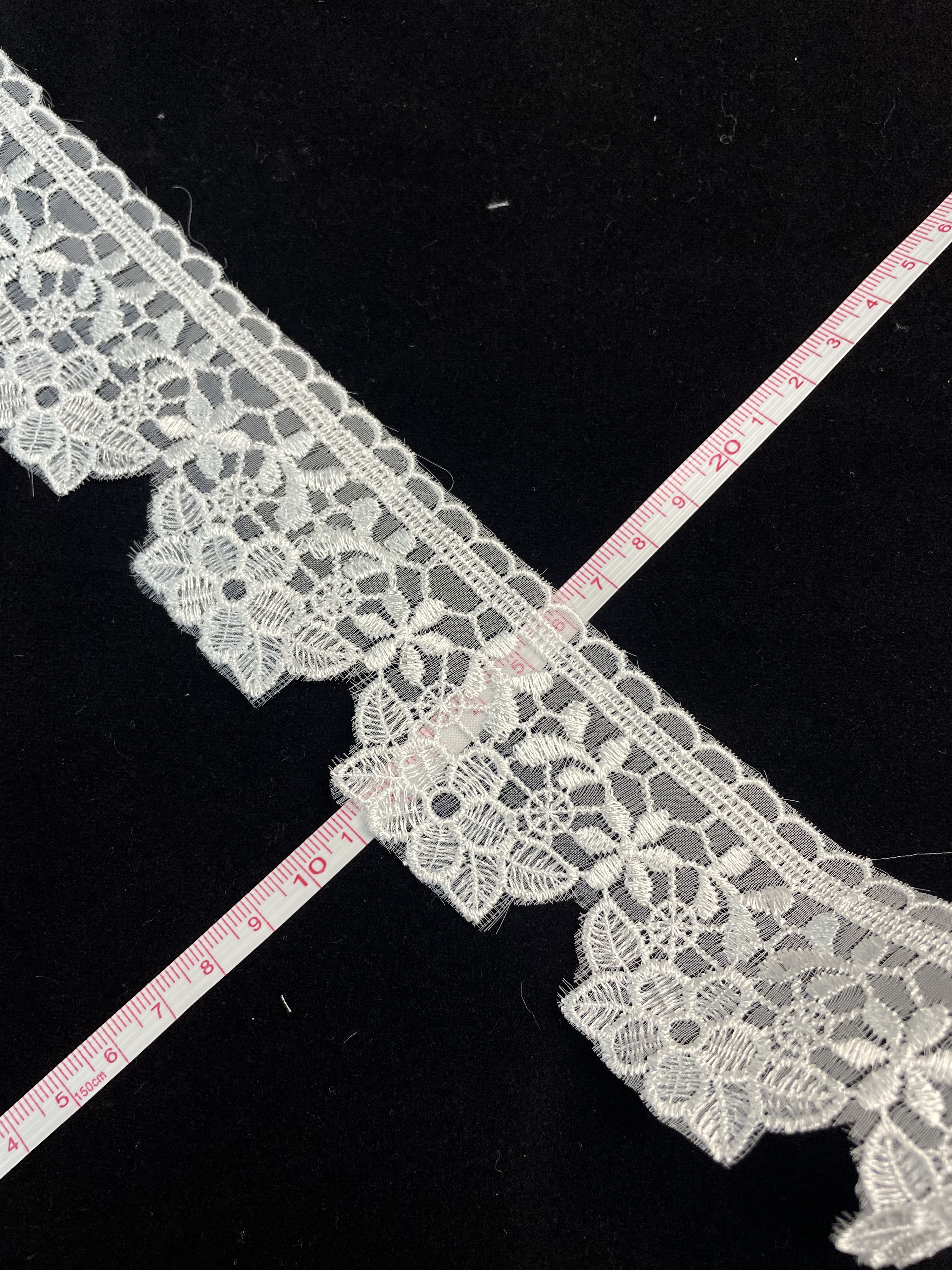 2025 China Manufacturer Embroidered Lace