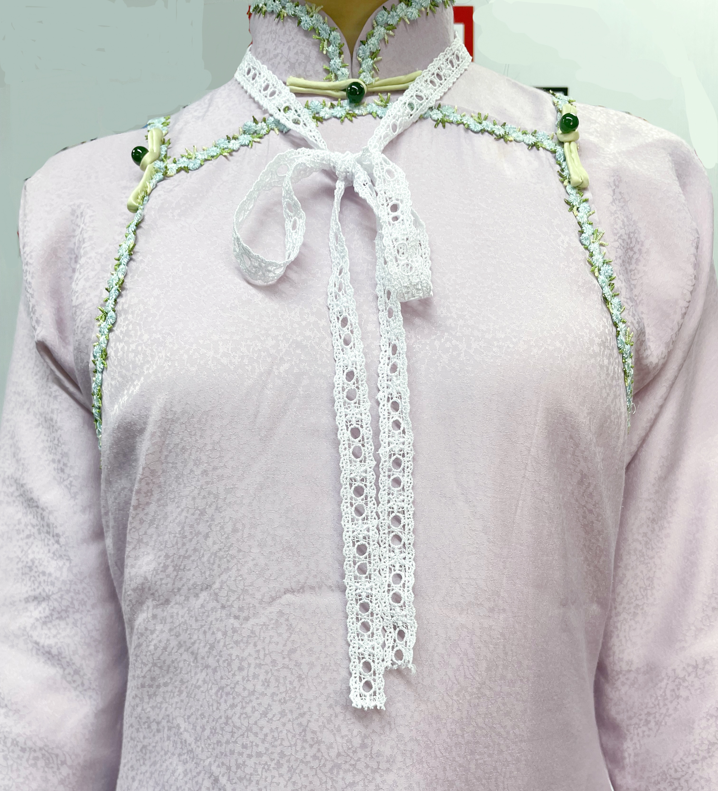China Manufacturer Embroidered Lace