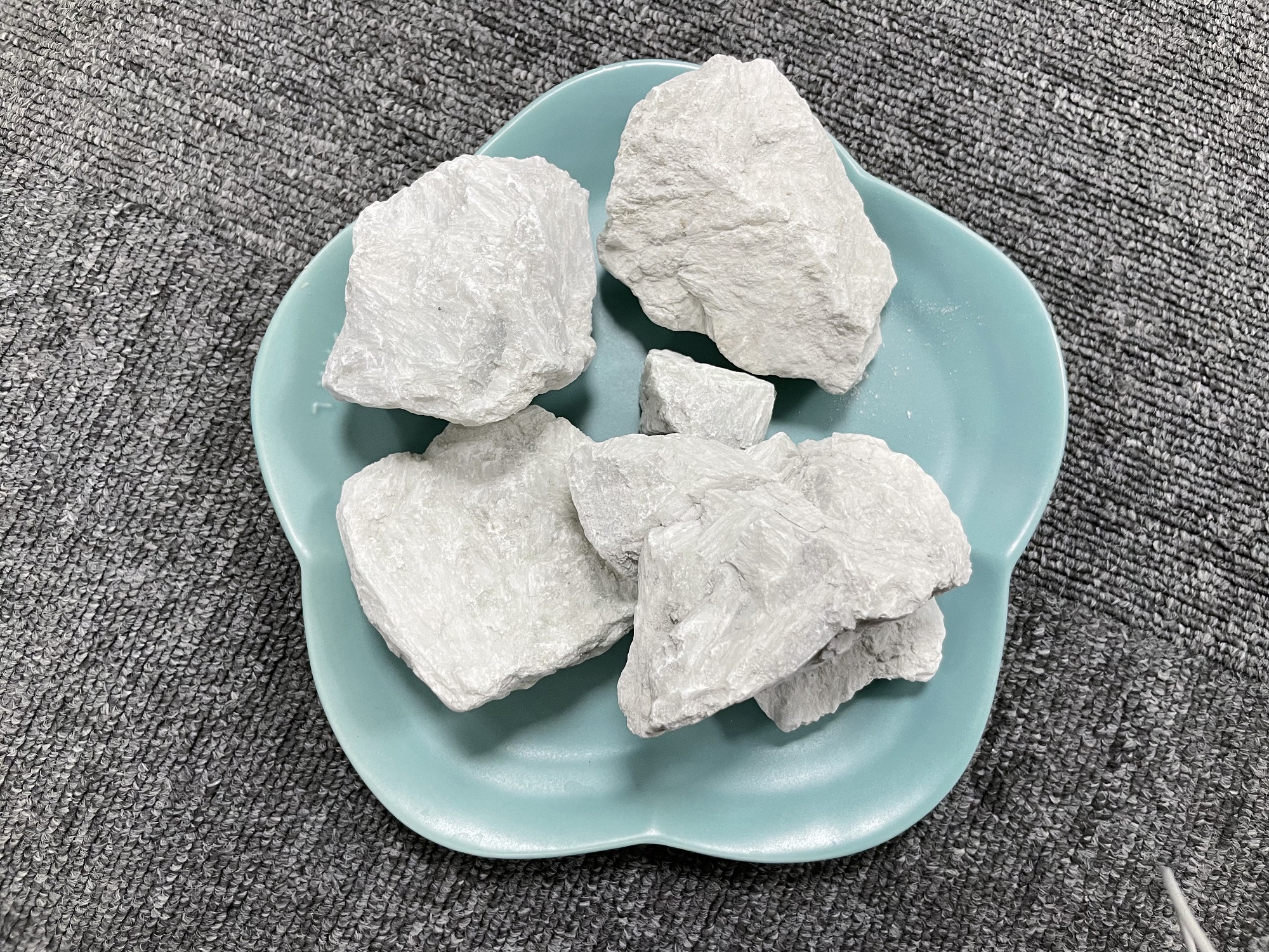 High Quanlity High Whiteness Wollastonite Lump For Ceramic Glaze