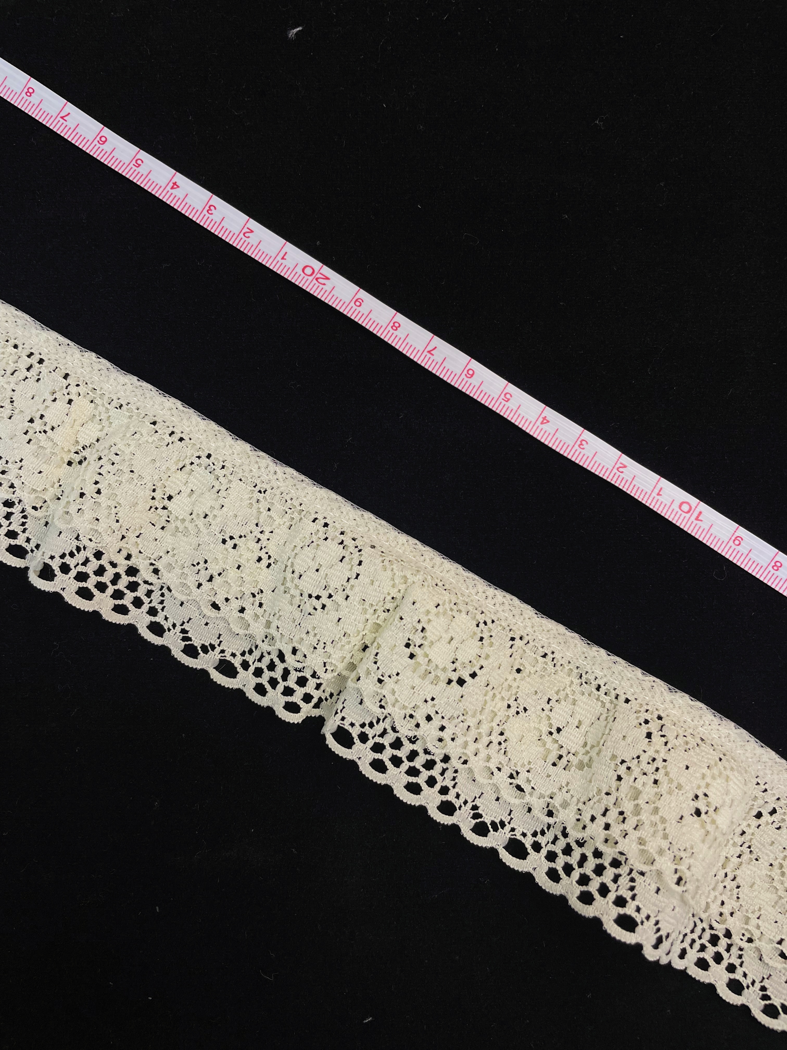 Tricot Lace