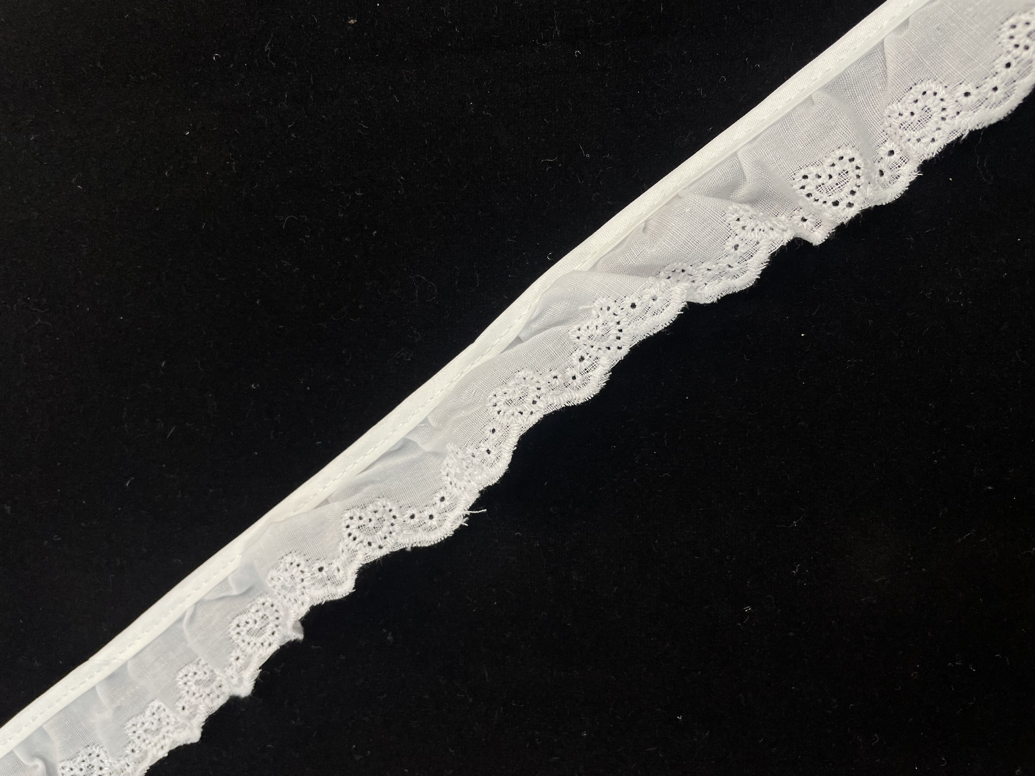 New Design Hot Selling Tricot Lace Fabric in Stock